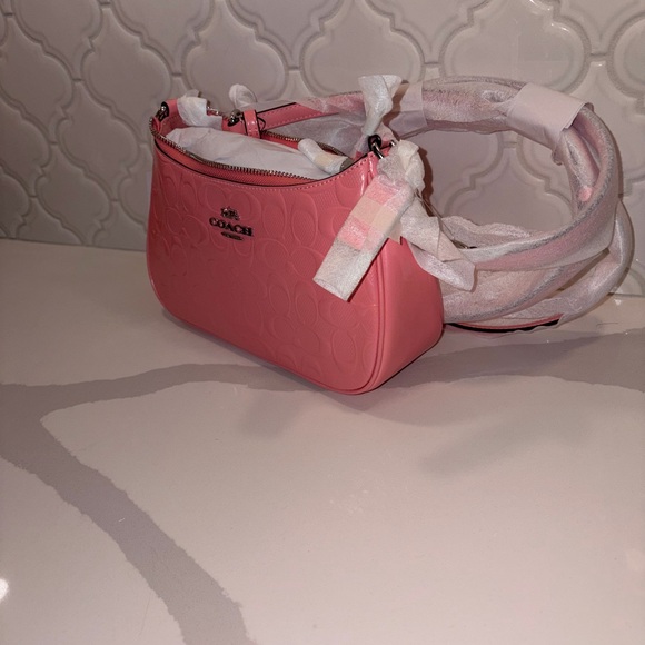 NWT 💜 Coach Teri Shoulder Bag In Signature Leather With Heart Charm - Picture 9 of 11